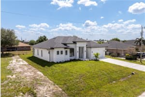 129 27th Place, Cape Coral, FL 33993 - MLS#225046191