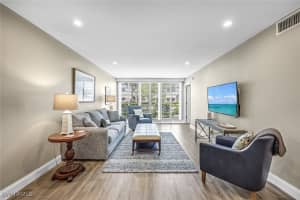 232 Banyan Blvd 232, Naples