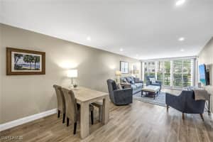 232 Banyan Boulevard, Naples, FL 34102 - MLS#225046392