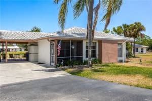 220 Oakmont Pkwy, Lehigh Acres