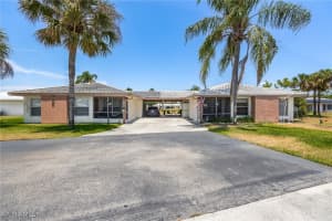 220 Oakmont Parkway, Lehigh Acres, FL 33936 - MLS#225046393