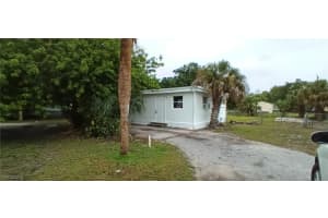 771 Avenue E Nw, Moore Haven