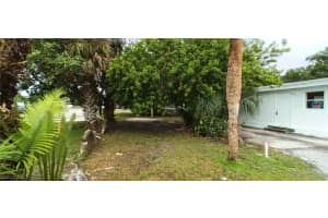 771 Avenue E NW, Moore Haven, FL 33471 - MLS#225046435