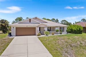 1061 Lilac St E, Lehigh Acres