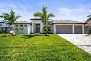 2304 Sw 38th Ter, Cape Coral