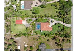 915 16th Street, Naples, FL 34117 Sold 08/11/25