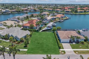 269 Bass Court, Marco Island, FL 34145 - MLS#225046687