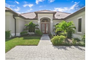 610 25th Ave Nw, Naples