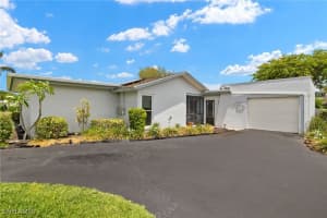 3275 Boca Ciega Dr D49, Naples