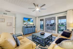 9101 Vanderbilt Drive, Naples, FL 34108 - MLS#225046945
