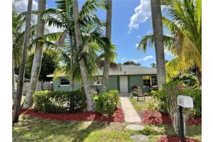 50 Palm Tree Ter, Fort Myers