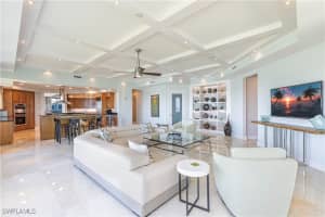 295 Grande Way, Naples, FL 34110 - MLS#225046992