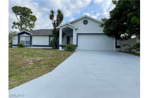 8468 Grove Rd, Fort Myers