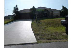 914 Albert Avenue, Lehigh Acres, FL 33971 - MLS#225047083
