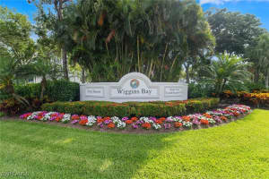 664 Wiggins Bay Drive, Naples, FL 34110 - MLS#225047217