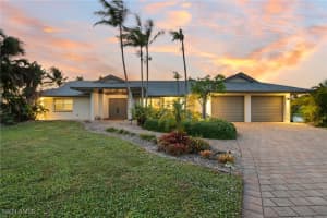 2341 Mayfield Court, Naples, FL 34105 - MLS#225047440