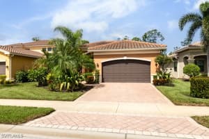 3471 Pacific Dr, Naples