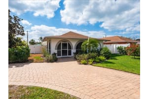 698 99th Ave N, Naples
