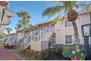 2305 Hidden Lake Dr 3704, Naples