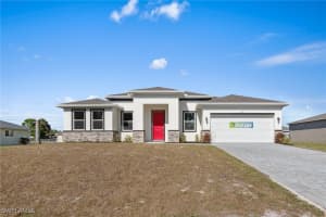 1719 Ne 26th St, Cape Coral