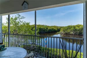 154 Newport Dr 1307, Naples