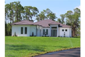 3813 16th Ave Ne, Naples