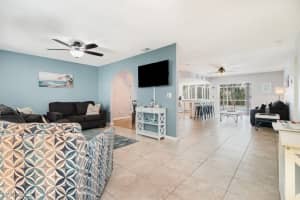 922 25th Lane, Cape Coral, FL 33904 - MLS#225047995