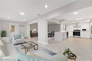 3 Kings Rd A7, Naples