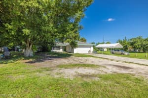 6785 Yarberry Ln, Naples