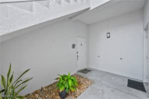 1340 Charleston Square Drive, Naples, FL 34110 - MLS#225048083