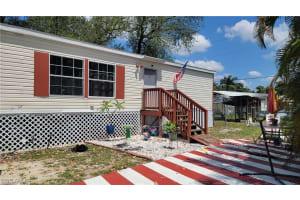320 Redlin St, North Fort Myers