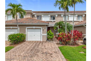 10013 Chiana Cir, Fort Myers