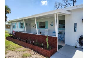 818 Lake McGregor Drive, Fort Myers, FL 33919 - MLS#225048291