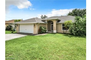 1726 Trafalgar Parkway, Cape Coral, FL 33991 - MLS#225048413
