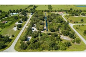 392 Carrillon Avenue, Lehigh Acres, FL 33974 - MLS#225048535