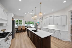 160 3rd Street, Naples, FL 34102 - MLS#225048618