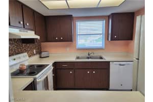 300 Valley Stream Drive, Naples, FL 34113 - MLS#225048629