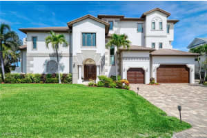 26 Dolphin Circle, Naples, FL 34113 - MLS#225048654