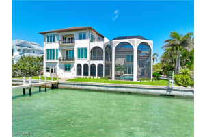 26 Dolphin Circle, Naples, FL 34113 - MLS#225048654