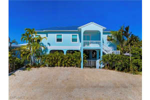 518 Avenida Primiceria, Marathon