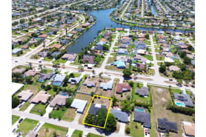 2326 8th Avenue, Cape Coral, FL 33990 - MLS#225048707