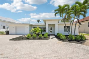 18195 Cutlass Dr, Fort Myers Beach