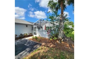 9571 Green Cypress Ln 8, Fort Myers