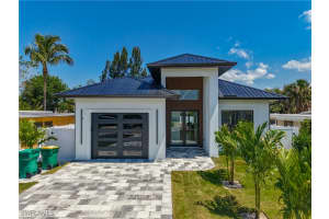 857 95th Ave N, Naples