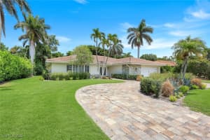 725 Old Trail Drive, Naples, FL 34103 - MLS#225049335