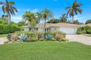 725 Old Trail Drive, Naples, FL 34103 - MLS#225049335