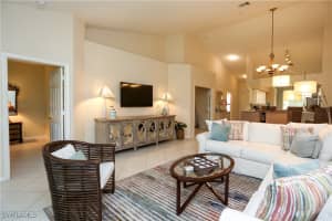8175 Celeste Dr 1230, Naples