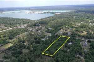  2nd ST SE, Naples, FL 34117 - MLS#225049584