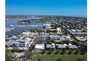 618 12th Avenue, Naples, FL 34102 - MLS#225049628