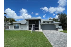 8293 Tahiti Rd, Fort Myers